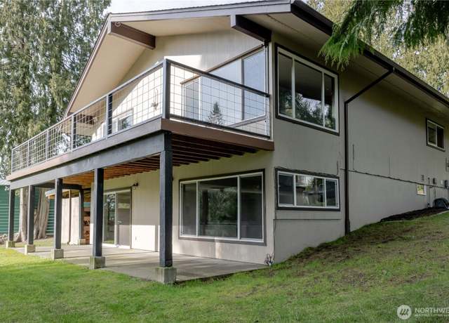 Property at 5 Crestmont Ave, Longview, WA 98632, 3 beds, 3 baths