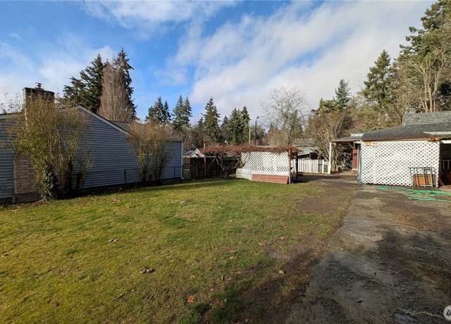 Property at 2844 NE Center St, Bremerton, WA 98310, 3 beds, 1 bath