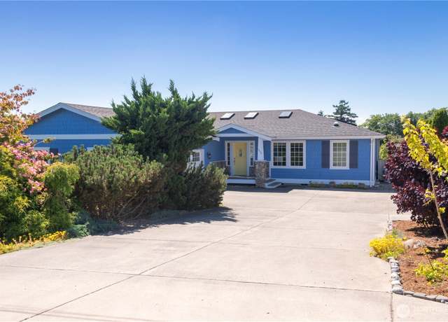 Property at 609 Highland Dr, Point Roberts, WA 98281, 3 beds, 2 baths
