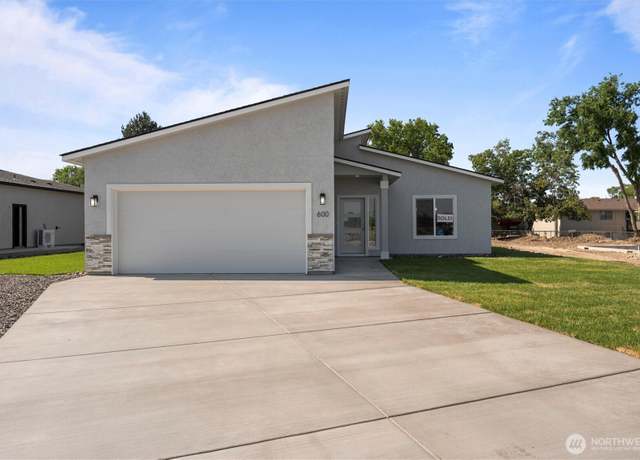 Property at 600 S Dorsing St, Moses Lake, WA 98837, 3 beds, 2 baths