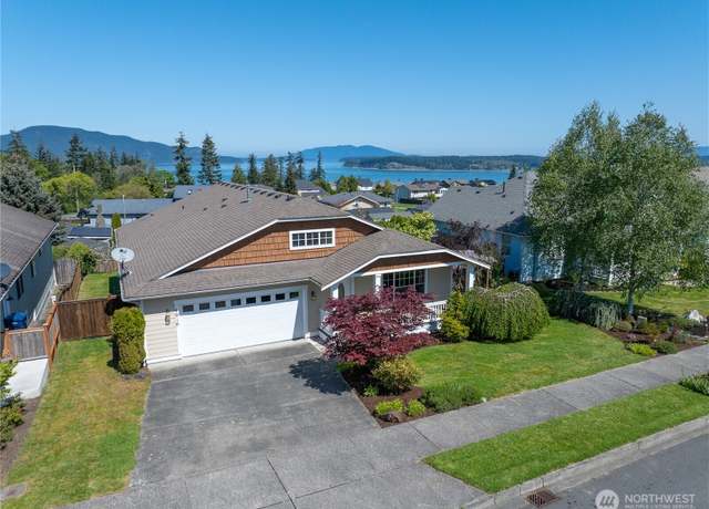 Property at 4010 W 5th St, Anacortes, WA 98221, 3 beds, 2 baths