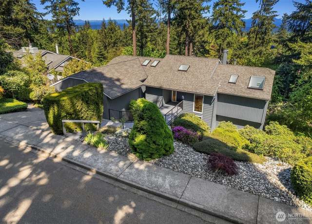 Property at 4906 157th Ave SE, Bellevue, WA 98006, 4 beds, 2.5 baths