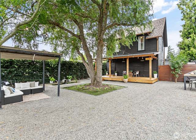 Property at 2101 H St, Bellingham, WA 98225, 3 beds, 1 bath