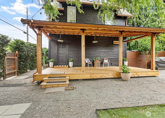 Property at 2101 H St, Bellingham, WA 98225, 3 beds, 1 bath