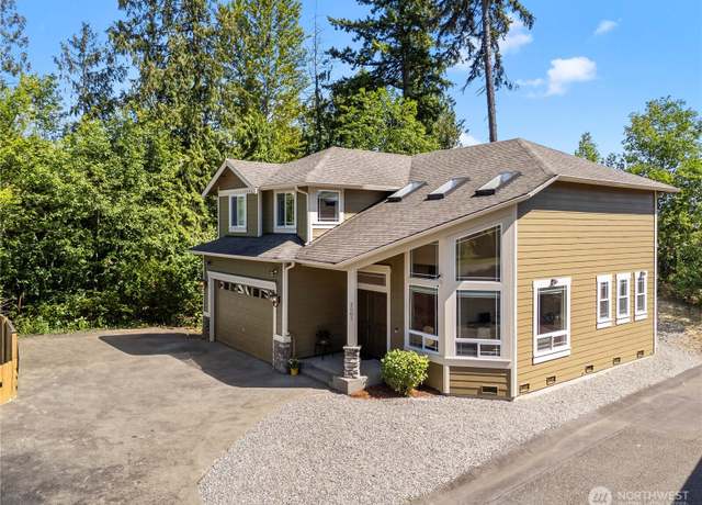 Property at 2903 96th St SE, Everett, WA 98208, 4 beds, 2.5 baths