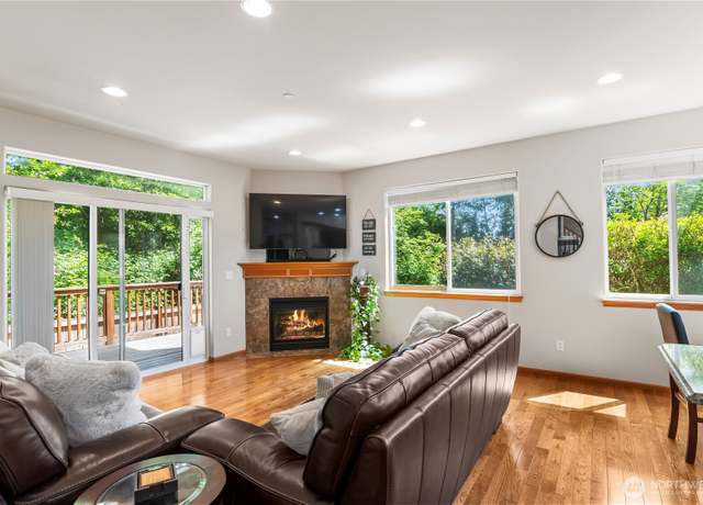 Property at 2903 96th St SE, Everett, WA 98208, 4 beds, 2.5 baths