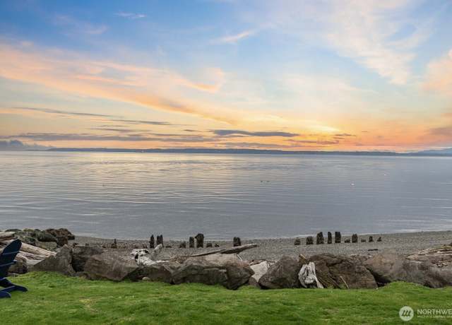 Property at 2508 Sunlight Beach Rd, Clinton, WA 98236, 4 beds, 3.5 baths