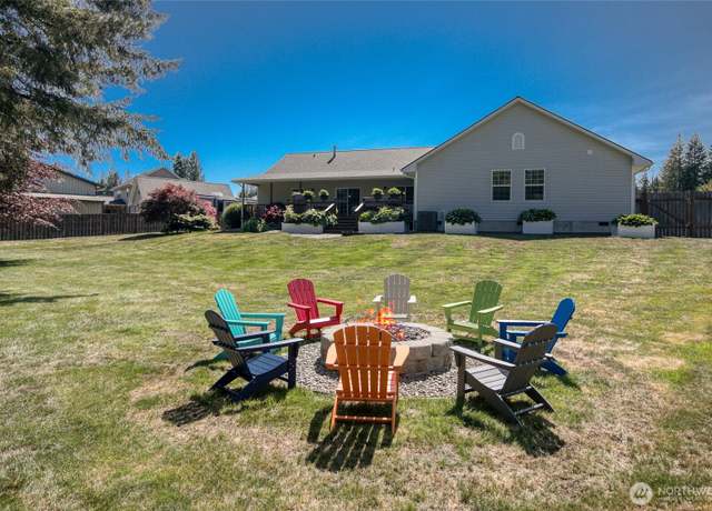 Property at 108 Garden Pl, Elma, WA 98541, 3 beds, 2.5 baths