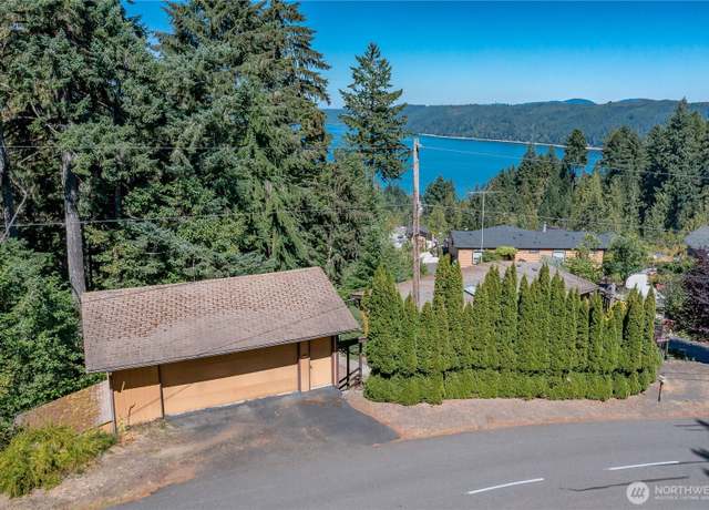 Property at 140 N Spindrift Dr, Lilliwaup, WA 98555, 2 beds, 2 baths