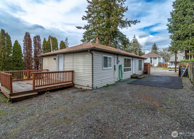 Property at 8314 Washington Blvd SW, Lakewood, WA 98498, 3 beds, 2 baths