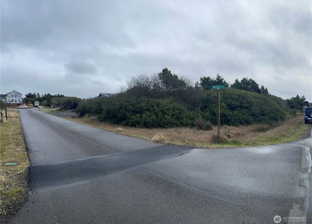 Property at 834 S Sand Dune Ave SW, Ocean Shores, WA 98569