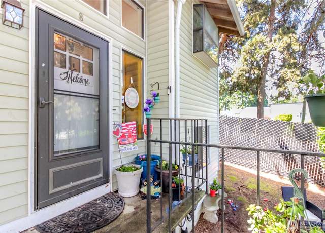 Property at 15625 42nd Ave S Unit 8A, Tukwila, WA 98188, 2 beds, 1.5 baths