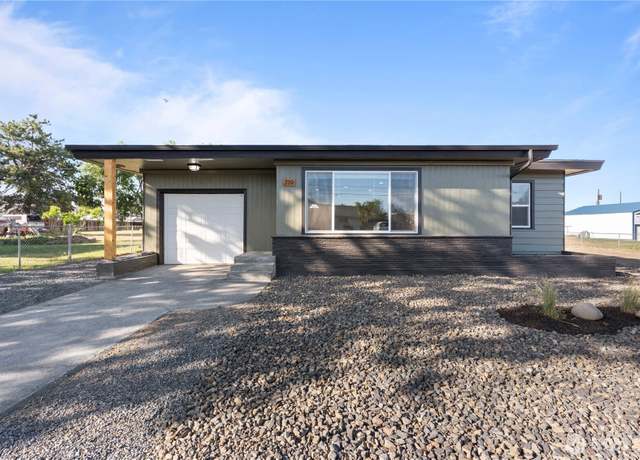 Property at 719 S Winona St, Moses Lake, WA 98837, 3 beds, 1 bath