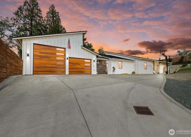 Property at 24027 Dolphin Ln, Mount Vernon, WA 98274, 4 beds, 3 baths