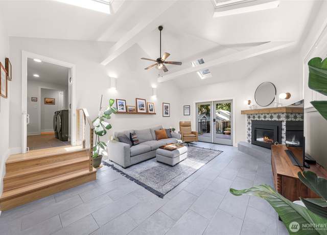 Property at 13324 23rd Pl NE, Seattle, WA 98125, 3 beds, 1.5 baths