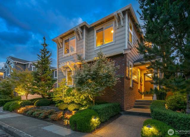 Property at 3913 W Briarcliff Ln, Seattle, WA 98199, 3 beds, 2.5 baths