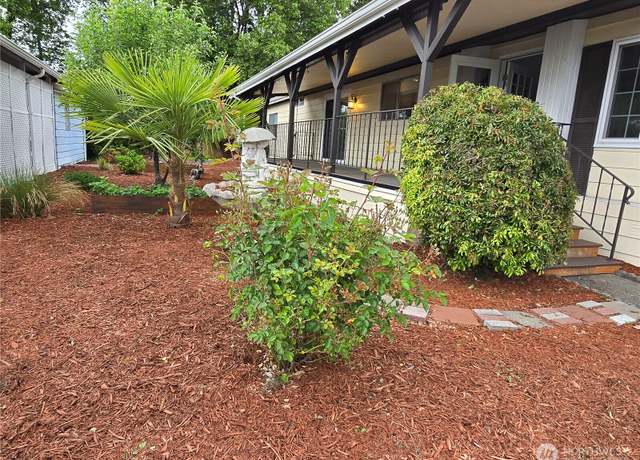 Property at 1402 22nd St NE #203, Auburn, WA 98002, 3 beds, 2 baths