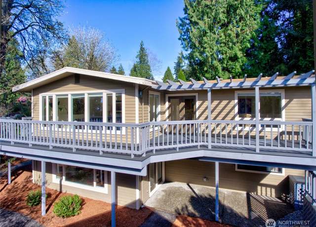 Property at 11717 NE 73rd St, Kirkland, WA 98033, 4 beds, 3 baths