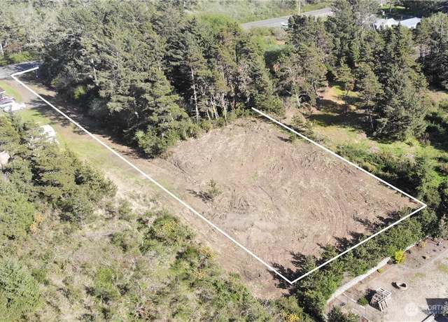 Property at 605 W Claymore Ln, Westport, WA 98595