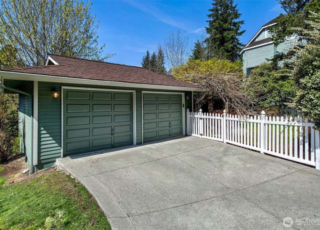 Property at 15306 SE 49th St, Bellevue, WA 98006, 4 beds, 3 baths