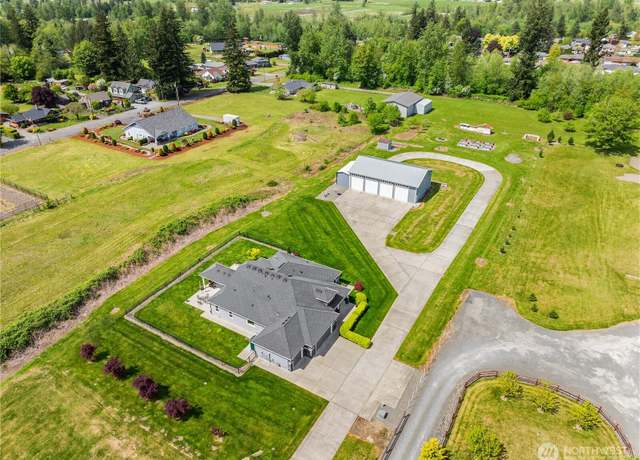 Property at 3420 McHugh Pl, Enumclaw, WA 98022, 4 beds, 3 baths