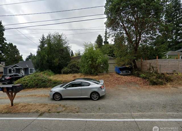 Property at 813 NE 125th St, Seattle, WA 98125, 2 beds, 1 bath