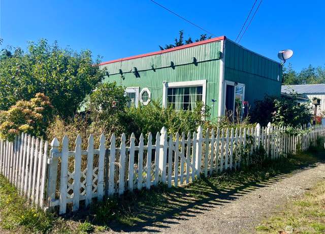 Property at 320 Ocean Ave, Westport, WA 98547, 2 beds, 1.5 baths