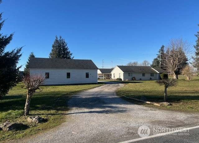 Property at 8885 Line Rd, Lynden, WA 98264, 3 beds, 1 bath