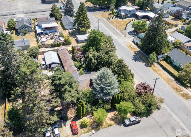 Property at 4541 E F St, Tacoma, WA 98404, 3 beds, 1 bath