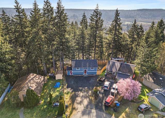 Property at 31 NE Skipper Ct, Belfair, WA 98528, 3 beds, 2 baths
