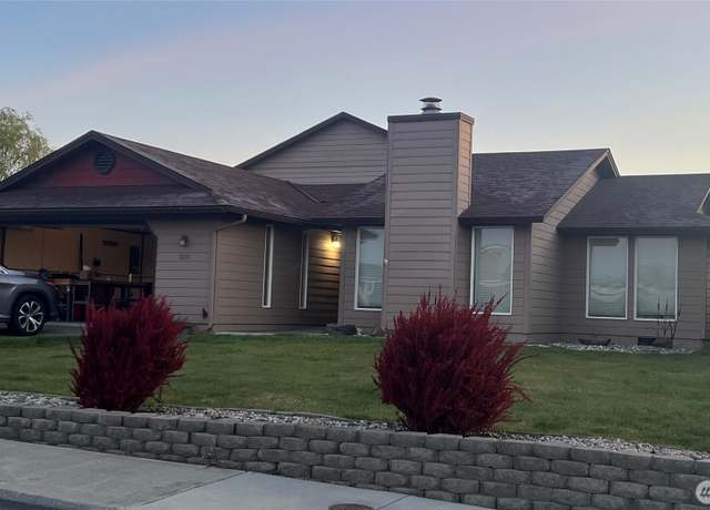Property at 319 N Grape Dr, Moses Lake, WA 98837, 3 beds, 3 baths
