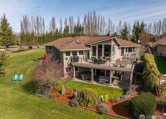 Property at 6250 Woodcock Rd, Sequim, WA 98382, 3 beds, 2.5 baths