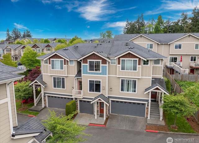 Property at 3011 Belmonte Ln, Everett, WA 98201, 2 beds, 2 baths