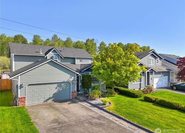 Property at 8728 136th St E, Puyallup, WA 98373, 4 beds, 2.5 baths