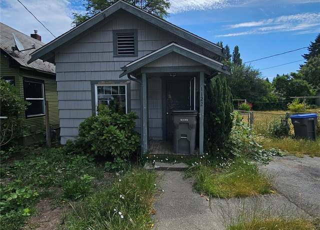 Property at 1122 Hewitt Ave, Bremerton, WA 98337, 1 bed, 1 bath