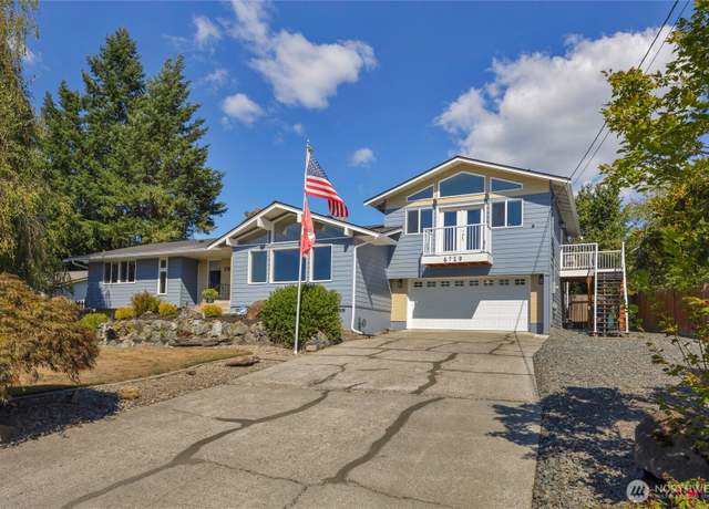 Property at 6729 73rd St NE, Marysville, WA 98270, 5 beds, 4 baths