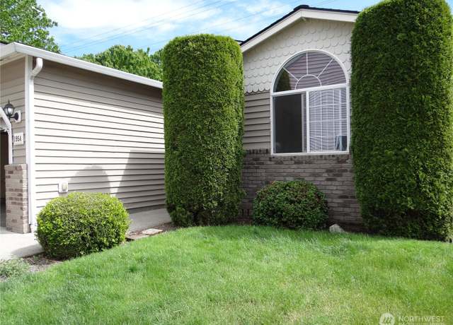 Property at 1954 Meadowood Loop, Woodland, WA 98674, 3 beds, 1.5 baths