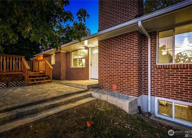 Property at 7415 Steilacoom Blvd SW, Lakewood, WA 98499, 4 beds, 3 baths