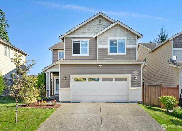 Property at 4915 NE 5th St, Renton, WA 98059, 4 beds, 2.5 baths