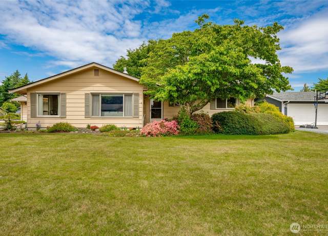 Property at 1021 Garden Dr, Lynden, WA 98264, 3 beds, 2 baths