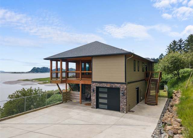 Property at 182 Robert Gray Dr SW, Ilwaco, WA 98624, 3 beds, 2 baths