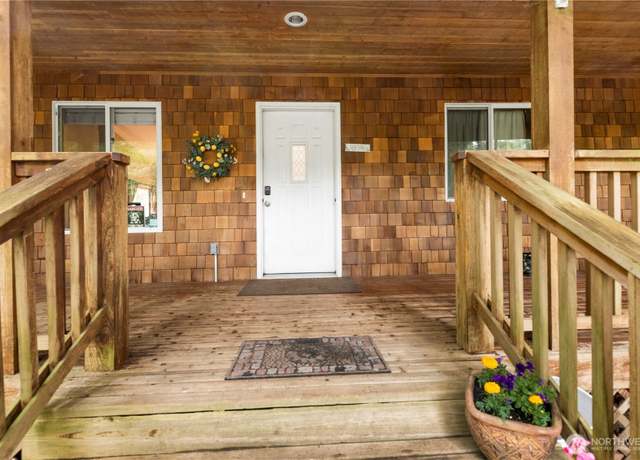 Property at 4141 Timberline Rd, Clinton, WA 98236, 3 beds, 2 baths