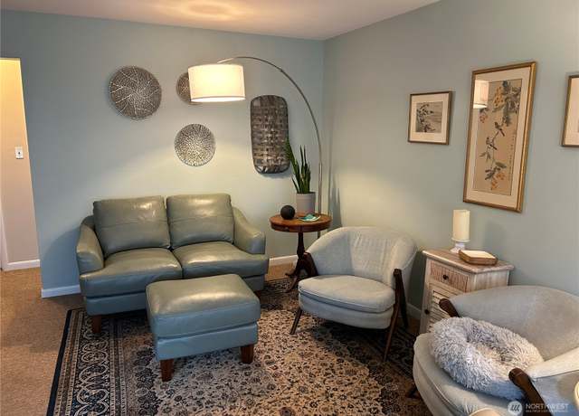 Property at 110 Ocean Beach Blvd #3, Long Beach, WA 98631, 2 beds, 1 bath