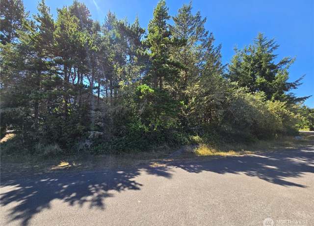 Property at 735 Pennisula Ct SE, Ocean Shores, WA 98569
