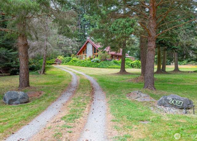 Property at 3027 Champion Ln, Oak Harbor, WA 98277, 2 beds, 2.5 baths