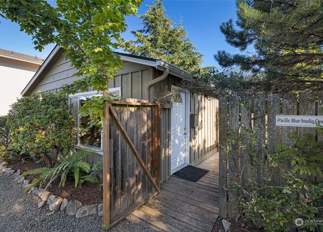 Property at 479 Elsworth Ave, Friday Harbor, WA 98250, 4 beds, 3 baths
