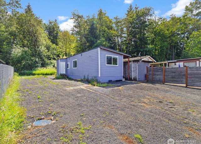Property at 146 Camelot Dr, Castle Rock, WA 98611, 2 beds, 1 bath