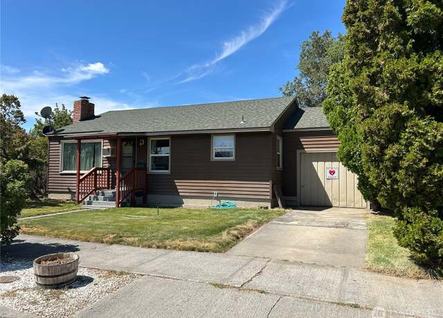Property at 1126 W Columbia Ave, Moses Lake, WA 98837, 2 beds, 1 bath