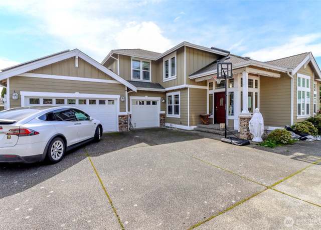 Property at 11826 78th Ave NW, Marysville, WA 98271, 3 beds, 2.5 baths