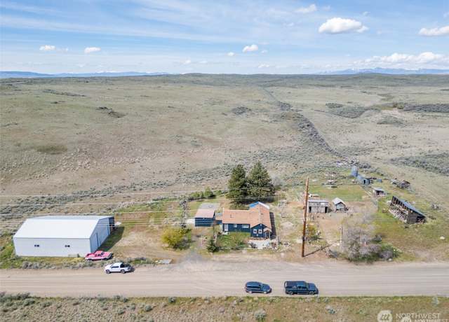 Property at 925 NW Road B, Waterville, WA 98858, 3 beds, 1 bath